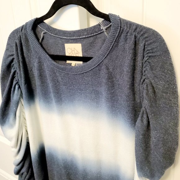CHASER Medium Bliss Knit Shirred Sleeves Dip Tie Dye White Blue Cozy Sweater Top - Picture 7 of 13
